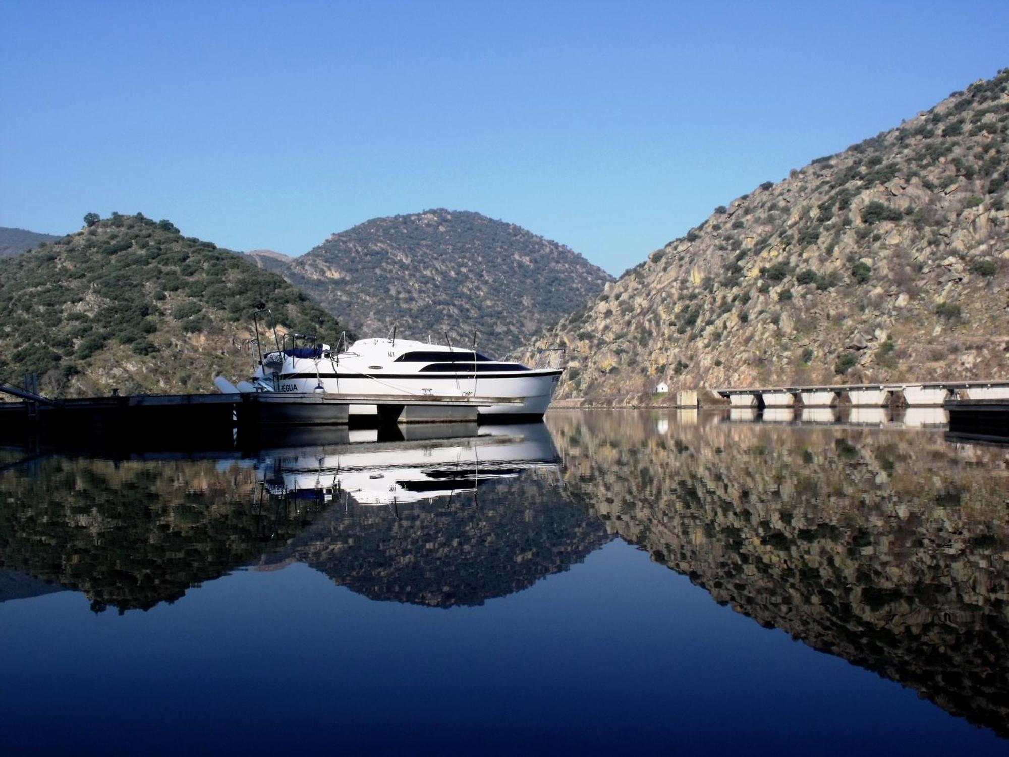 Douro Yacht Charter & Bungalows São João da Pesqueira Habitación foto