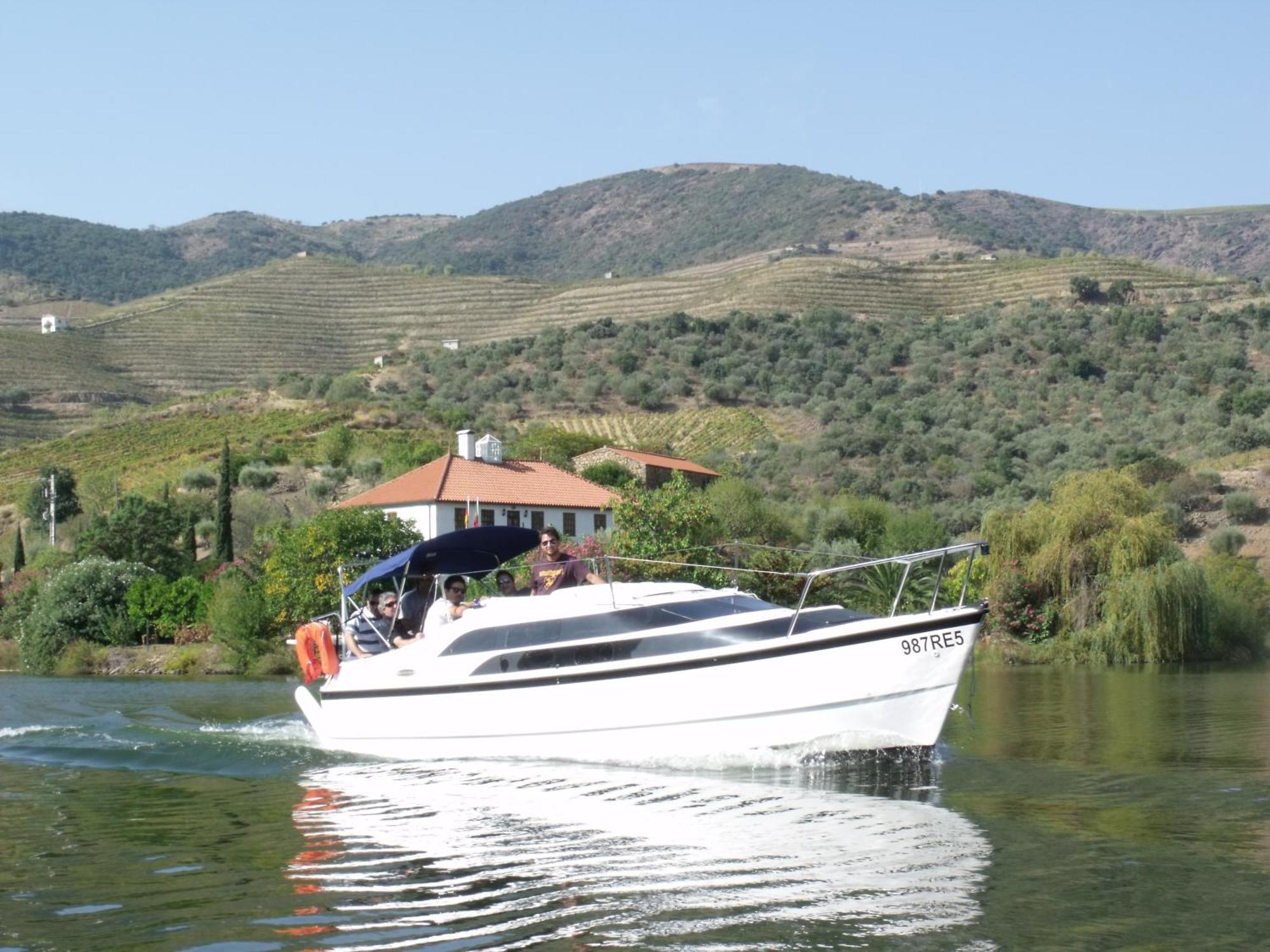 Douro Yacht Charter & Bungalows São João da Pesqueira Habitación foto